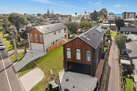 Photo of property in 1335d Papamoa Beach Road, Papamoa Beach, 3118