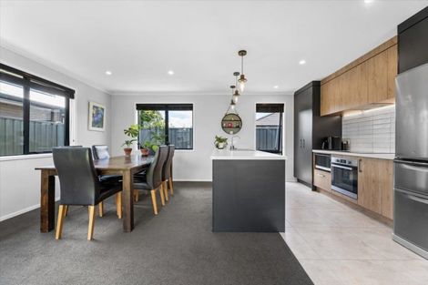 Photo of property in 72 Tabraham Crescent, Pyes Pa, Tauranga, 3112