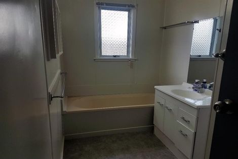 Photo of property in 69 Govett Avenue, Frankleigh Park, New Plymouth, 4310