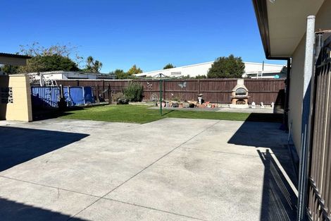 Photo of property in 194 Burwood Road, Burwood, Christchurch, 8083