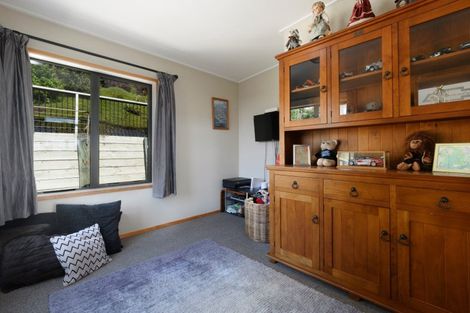 Photo of property in 48 Estuary View Road, Welcome Bay, Tauranga, 3112