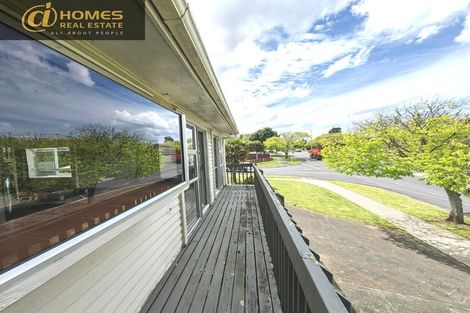 Photo of property in 127 Gossamer Drive, Pakuranga Heights, Auckland, 2010