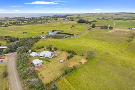 Photo of property in 125 Rehutai Road, Baylys Beach, Dargaville, 0377
