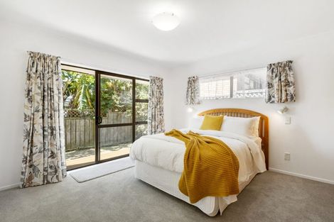 Photo of property in 2/5 Alma Road, Milford, Auckland, 0620