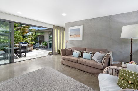 Photo of property in 5 Harbour View Road, Point Wells, Warkworth, 0986