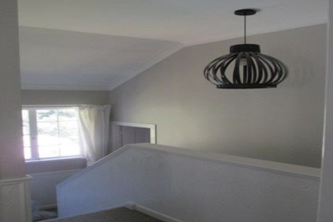 Photo of property in 62 Wyndham Road, Pinehaven, Upper Hutt, 5019