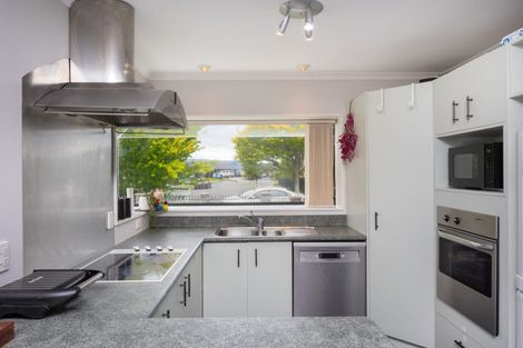 Photo of property in 10 Parnell Heights Drive, Kelvin Grove, Palmerston North, 4414