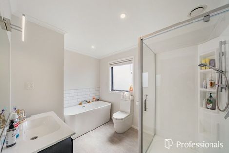 Photo of property in 4 Aston Crescent, Wallaceville, Upper Hutt, 5018