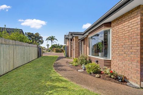 Photo of property in 8 Chalmers Close, Orewa, 0931