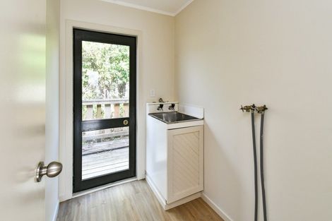 Photo of property in 78 Howard Road, Orere Point, Papakura, 2585