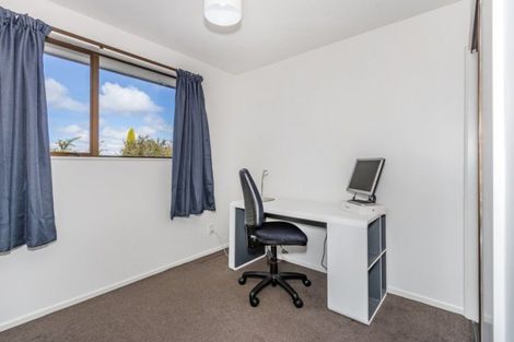 Photo of property in 15 Lowry Avenue, Redwood, Christchurch, 8051