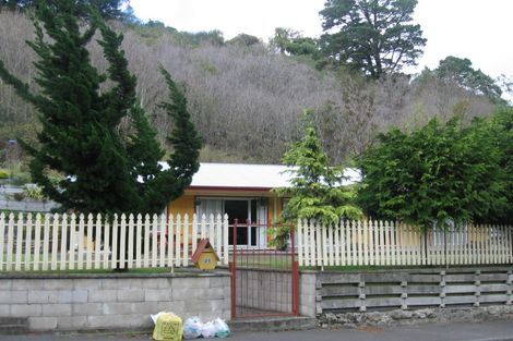 Photo of property in 21 Main Street, Hospital Hill, Napier, 4110