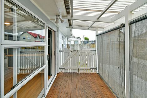 Photo of property in 1/8 Onslow Road, Papakura, 2110