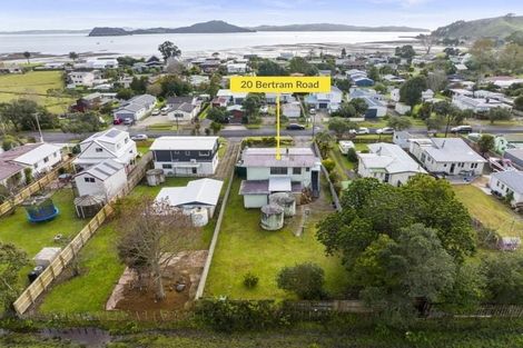 Photo of property in 20 Bertram Road, Kawakawa Bay, 2585