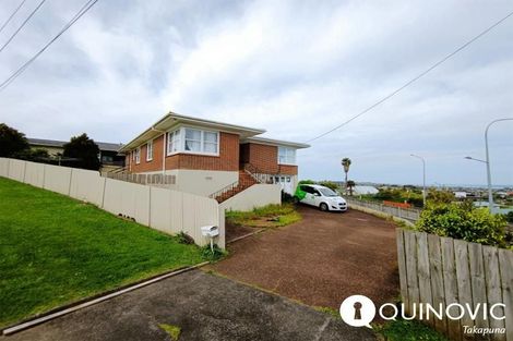 Photo of property in 520 Glenfield Road, Glenfield, Auckland, 0629