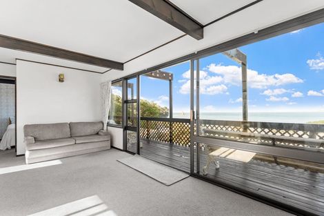Photo of property in 32 Zita Avenue, Matakatia, Whangaparaoa, 0930