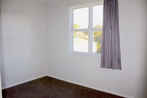 Photo of property in 16 Tonkin Drive, Sunnynook, Auckland, 0620