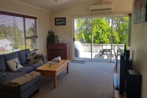 Photo of property in 2/11 Anne Mclean Drive, Bayview, Auckland, 0629