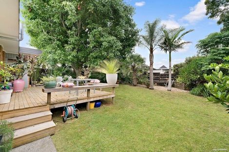 Photo of property in 11 Tyrian Close, Half Moon Bay, Auckland, 2012