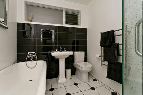 Photo of property in 3/2a Earnoch Avenue, Takapuna, Auckland, 0622