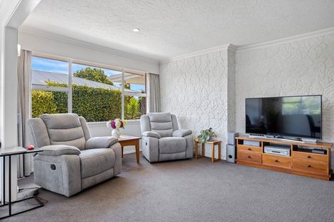 Photo of property in 138 Warren Crescent, Hillmorton, Christchurch, 8025