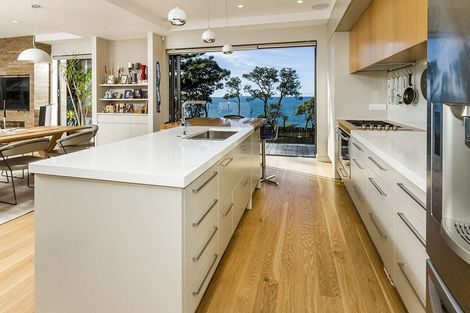 Photo of property in 5a Bournemouth Terrace, Murrays Bay, Auckland, 0630