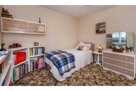 Photo of property in 13 Cradock Street, South New Brighton, Christchurch, 8062