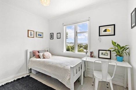 Photo of property in 100 Barnard Street, Wadestown, Wellington, 6012