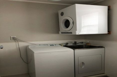 Photo of property in 30 Convair Crescent, Mangere, Auckland, 2022