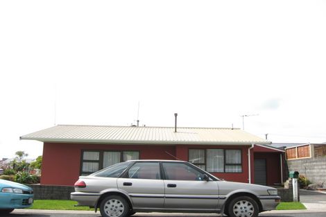 Photo of property in 1 Mahoe Street, Inglewood, 4330