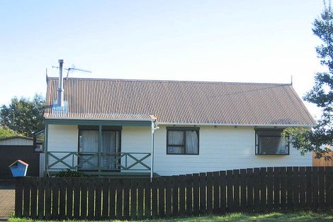 Photo of property in 77 Arawhata Road, Paraparaumu, 5032