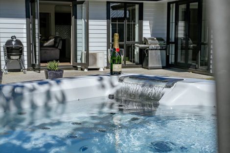 Photo of property in 32 Hope Avenue, Lake Hayes, Queenstown, 9304