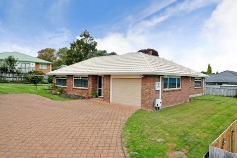 Photo of property in 8 Hollinger Place, Nawton, Hamilton, 3200