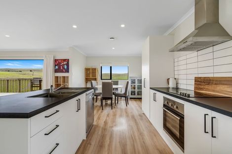 Photo of property in 4 Gillespie Drive, Baylys Beach, Dargaville, 0377