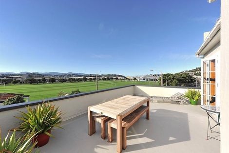 Photo of property in San Antonio Flats, 5/12 Kilbirnie Crescent, Kilbirnie, Wellington, 6022