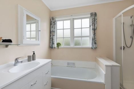 Photo of property in 1/95 Whites Line East, Waiwhetu, Lower Hutt, 5010