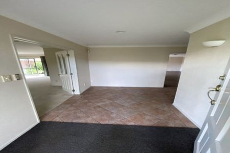 Photo of property in 10 Mullagh Place, East Tamaki Heights, Auckland, 2016