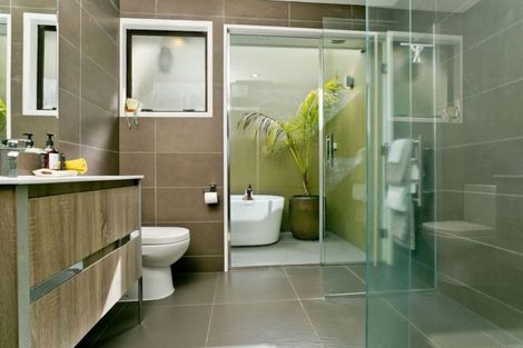 Photo of property in 1/86 Braemar Road, Castor Bay, Auckland, 0620