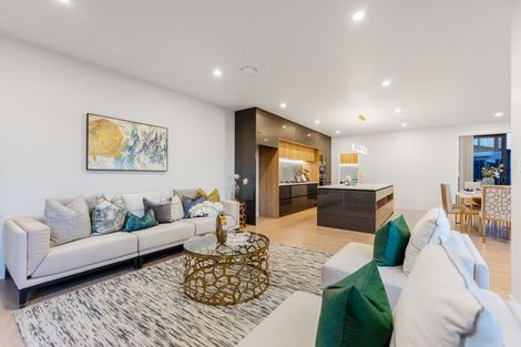 Photo of property in 17 Manawanui Way, Orewa, 0931