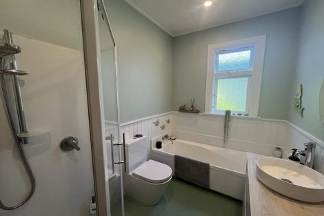Photo of property in 12 Matipo Street, Eastbourne, Lower Hutt, 5013