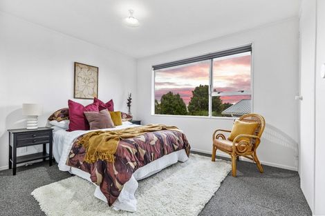 Photo of property in 10 Beauchamp Drive, Massey, Auckland, 0614