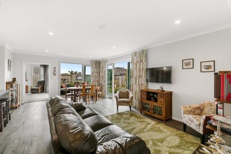 Photo of property in 43 Excelsa Place, Papamoa Beach, Papamoa, 3118