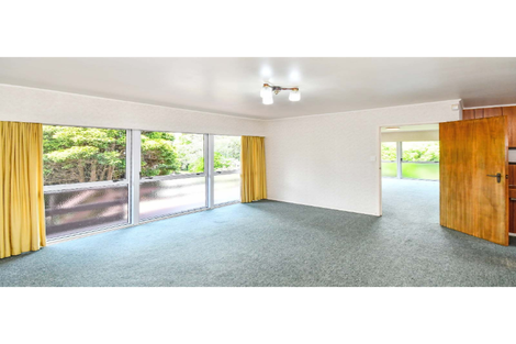 Photo of property in 57 Ray Small Drive, Pahurehure, Papakura, 2113