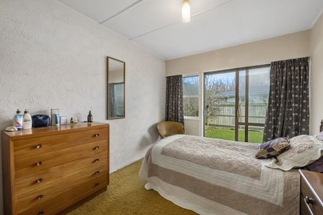 Photo of property in 2 Stream Grove, Heretaunga, Upper Hutt, 5018