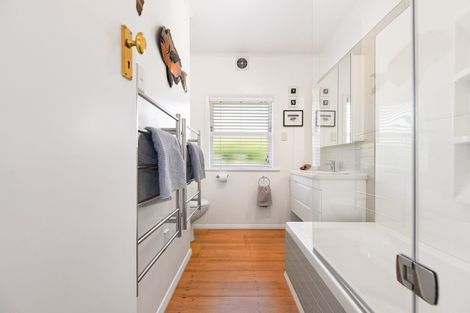 Photo of property in 5 Vectis Road, Hillcrest, Hamilton, 3216