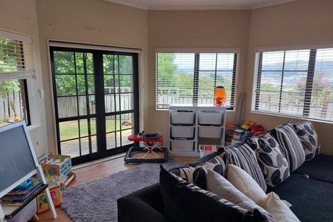 Photo of property in 11 Coventry Close, Ascot Park, Porirua, 5024