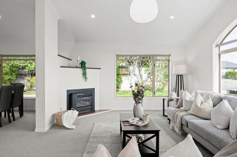 Photo of property in 122 Rototuna Road, Rototuna, Hamilton, 3210