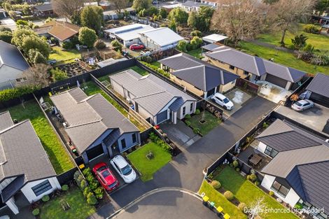 Photo of property in 12 Fairbairn Close, Halswell, Christchurch, 8025