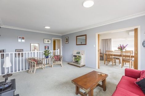 Photo of property in 82 Sylvan Avenue, Northcote, Auckland, 0627