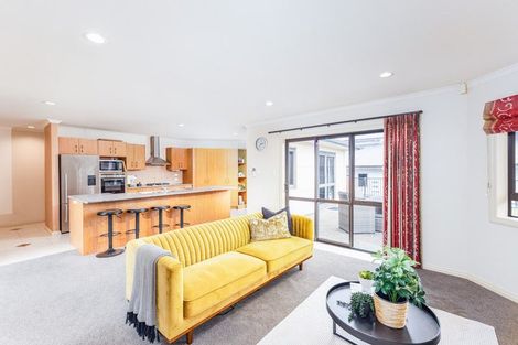 Photo of property in 73 Saint James Drive, Huntington, Hamilton, 3210